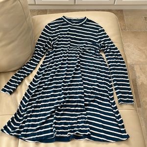 Girls long sleeve dress (10-12).